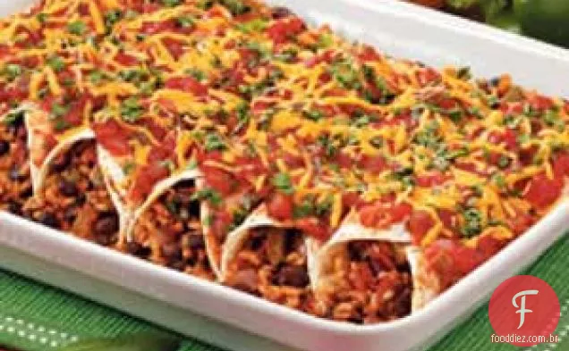 Enchiladas de feijão preto e arroz