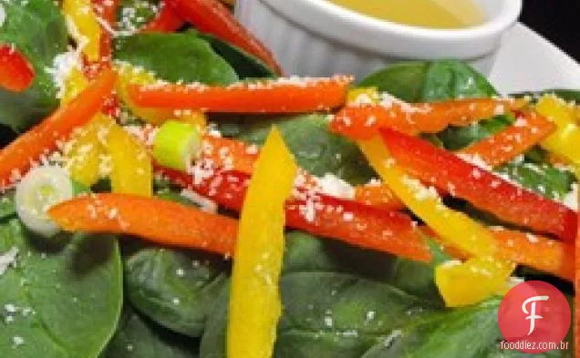 Salada De Espinafre e pimenta vermelha Super fácil