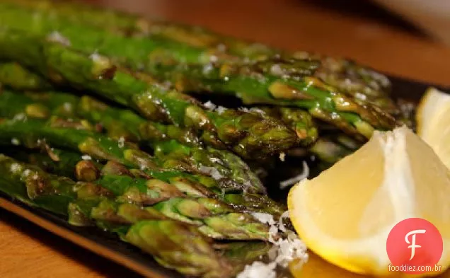 Espargos Torrados Com Limão E Parmesão