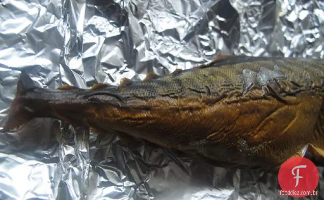 Cavala defumada com chá
