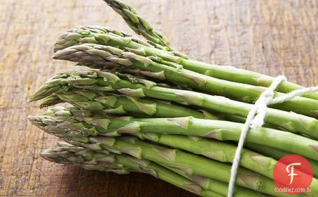 Espargos grelhados com maionese de anis com Avelã