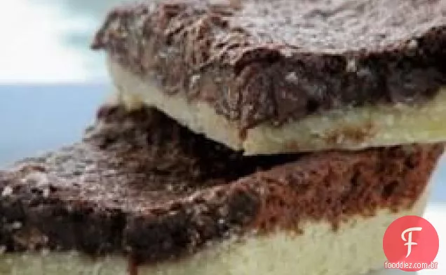 Brownies pegajosos com crosta de Shortbread