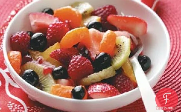 Salada de frutas com vinagrete de framboesa