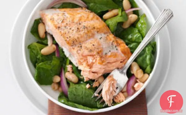 Salada De Espinafre Com Salmão Assado E Feijão Branco
