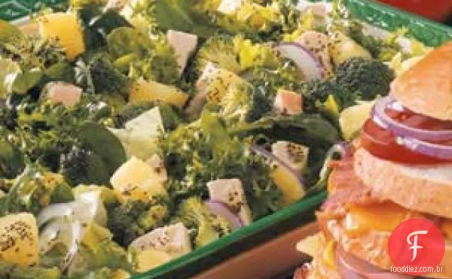 Salada De Peru Com Brócolos