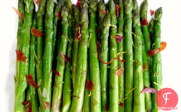 Espargos Com Prosciutto Crocante E Estragão Aioli
