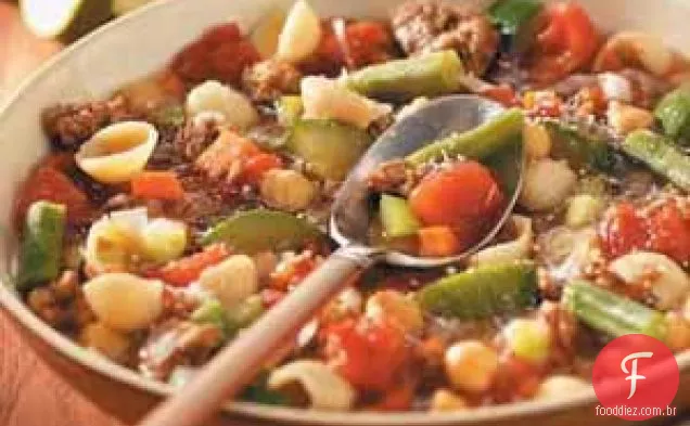 Minestrone com salsicha italiana