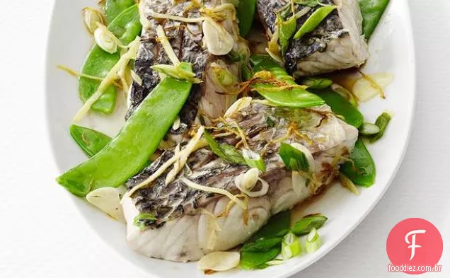 Peixe cozido no vapor com gengibre