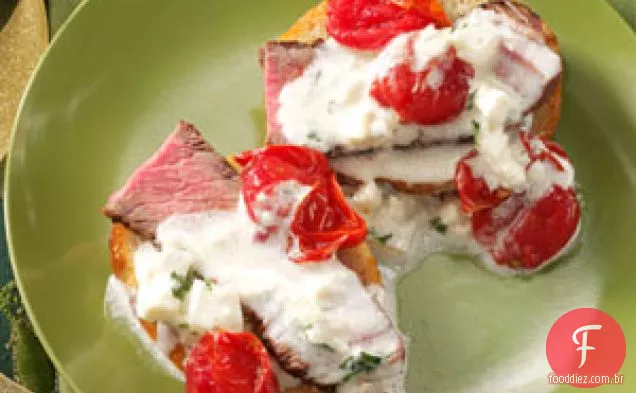 Bife Crostini com tomate assado