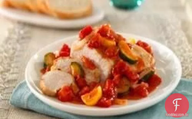 Caçadasfrango com legumes mediterrânicos