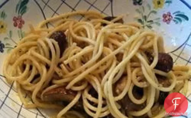 Linguine com cogumelos Portobello