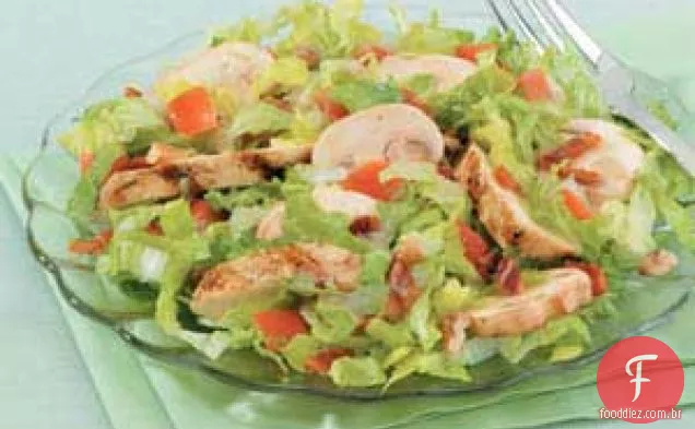 Salada com frango grelhado