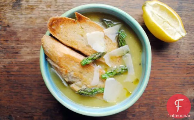 Sopa De Aspargos Na Primavera