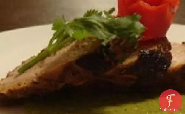 Carne de porco peruana com molho de pimenta com abacate