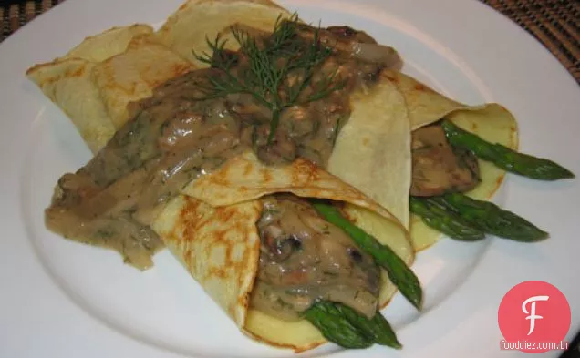 Espargos Crepes Com Molho De Endro De Cogumelo