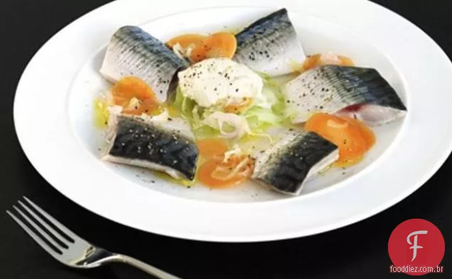 Cavala Soused Com Salada De Pepino