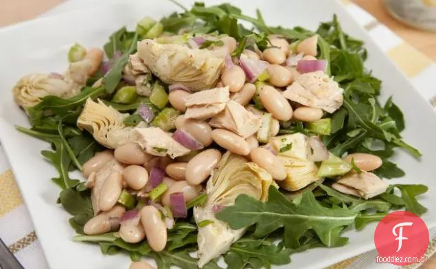 Salada de alcachofra e feijão com atum