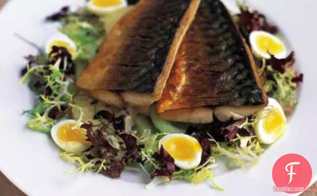 Cavala Com Salada De Batata E Pepino