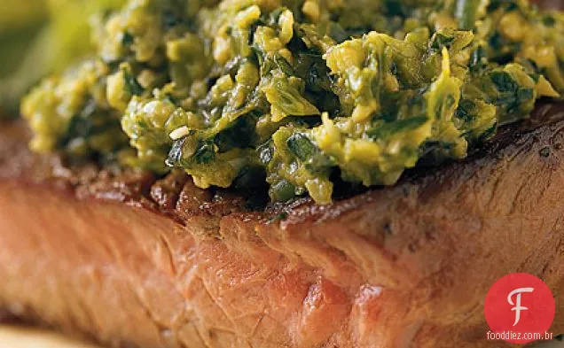 Bife de lombo grelhado com tapenade de aspargos