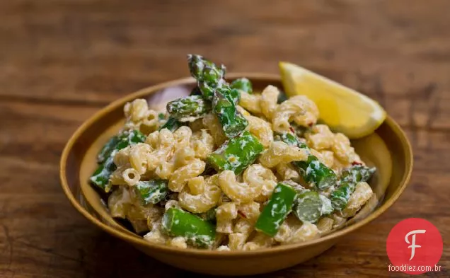 Salada De Macarrão Com Queijo De Cabra E Espargos
