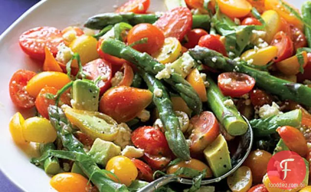 Salada de tomate cereja e aspargos