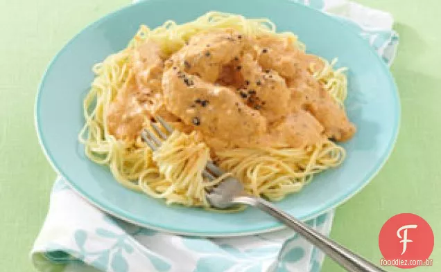 Macarrão de Cabelo De Anjo corado com frango