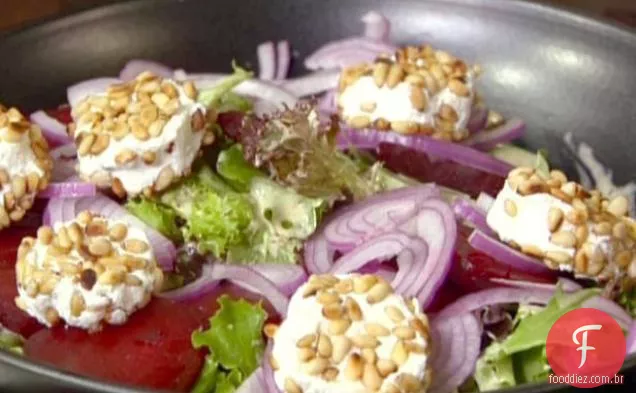 Salada de beterraba com queijo de cabra