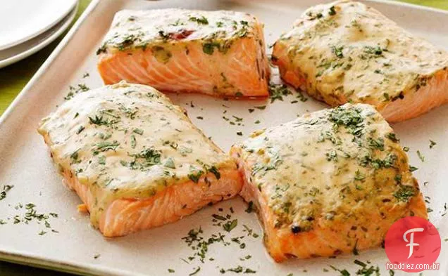 Salmão Assado Com Mostarda E Bordo