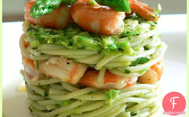 Espaguete De Camarão E Pesto De Aspargos