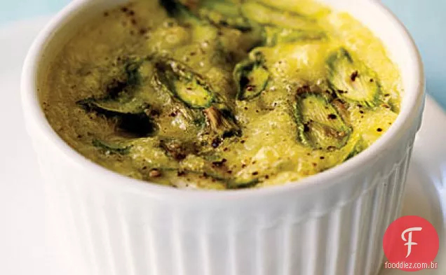Ovos assados cremosos com aspargos e Pecorino