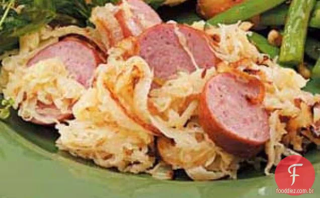 Salsicha com chucrute de maçã