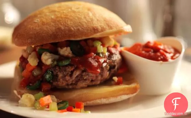 Sanduíche de Almôndega frita com Giardiniera