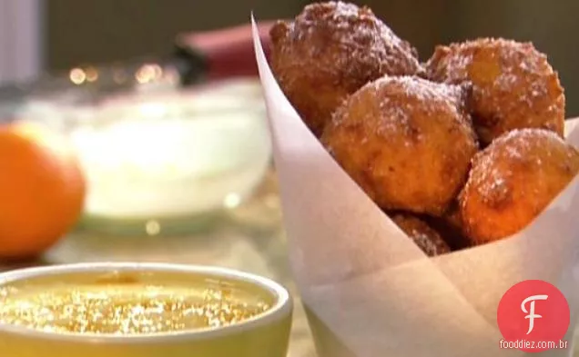 Bolinhos de pêssego com esmalte laranja