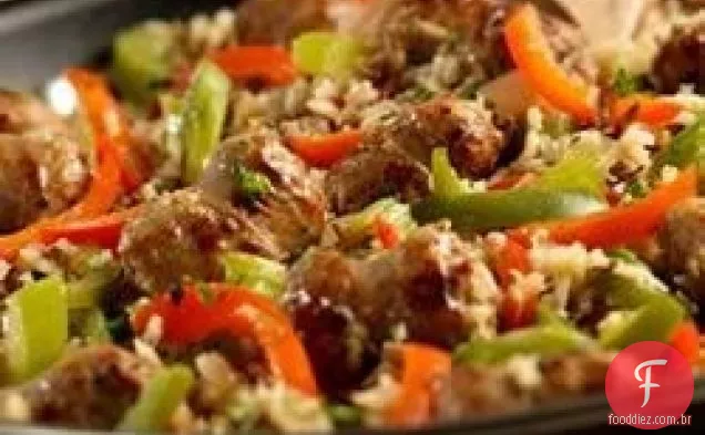 Salsichas salgadas e Frigideira De Arroz