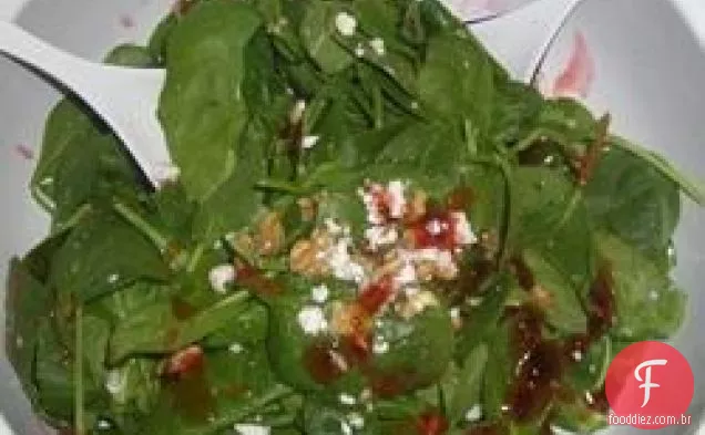 Salada de espinafre com molho de geleia de pimenta