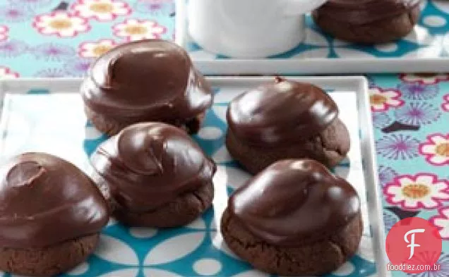 Biscoitos De Cereja Cobertos De Chocolate