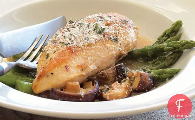 Frango assado na panela com aspargos e Shiitakes