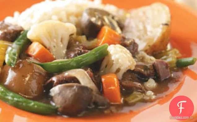 Ensopado de carne de bovino e de Borrego