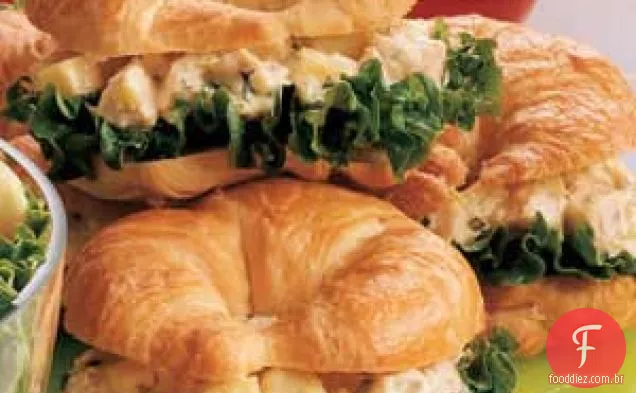Croissants De Salada De Frango