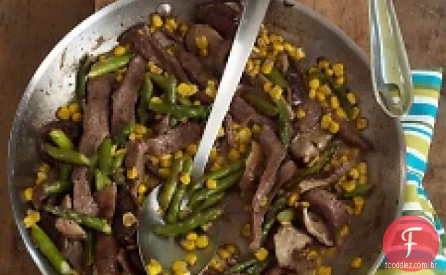 Carne Refogada Com Aspargos E Milho
