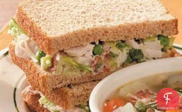 Sanduíches De Salada De Peru