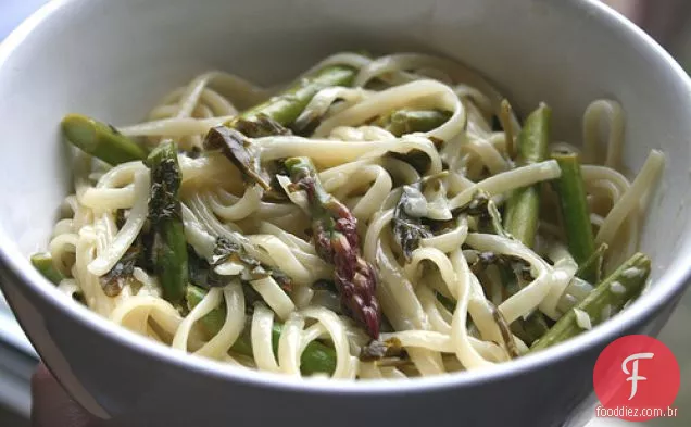 Espargos, Vinho Branco E Crème Fraîche Linguini