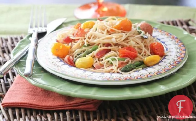 Bacon Parmesão Espaguete Com Aspargos, Milho E Herança Toma