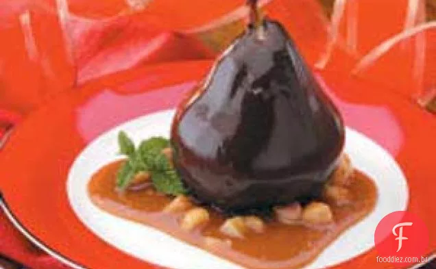 Peras de Chocolate em molho de caramelo