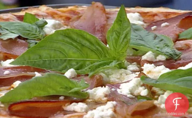 Pizza de presunto e queijo de cabra