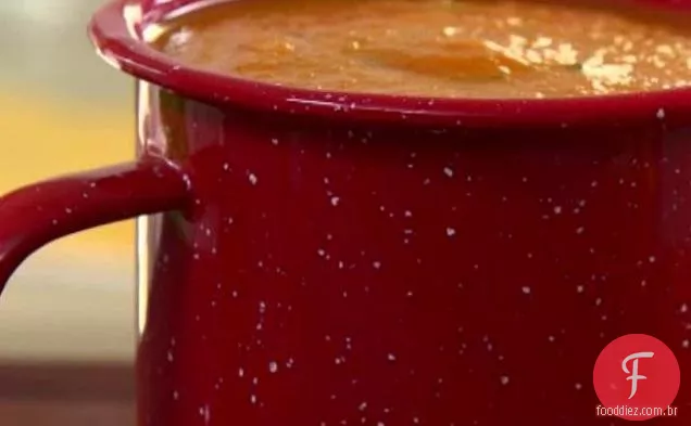 Sopa de cenoura assada e manjericão com queijo grelhado Dunkers