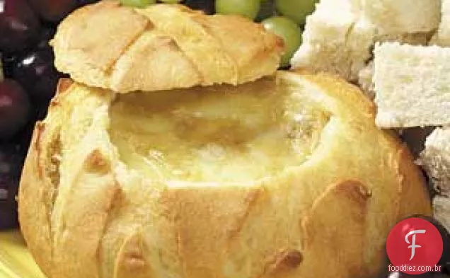 Brie assado com alho assado