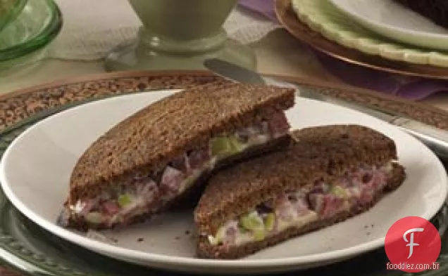 Sanduíches De Carne Enlatada Tostada