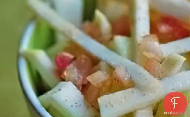 Salada De Maçã E Aipo-Rábano Com Vinagrete De Chalota De Noz