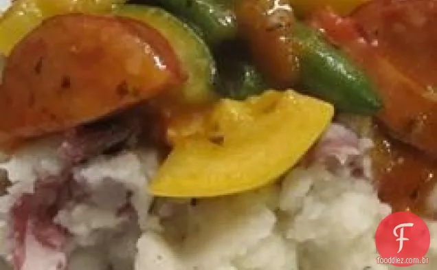 Linguiça defumada ao Molho De Tomate